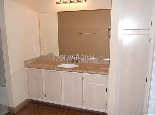 5th image of 1150 N Buffalo Dr APT 2014