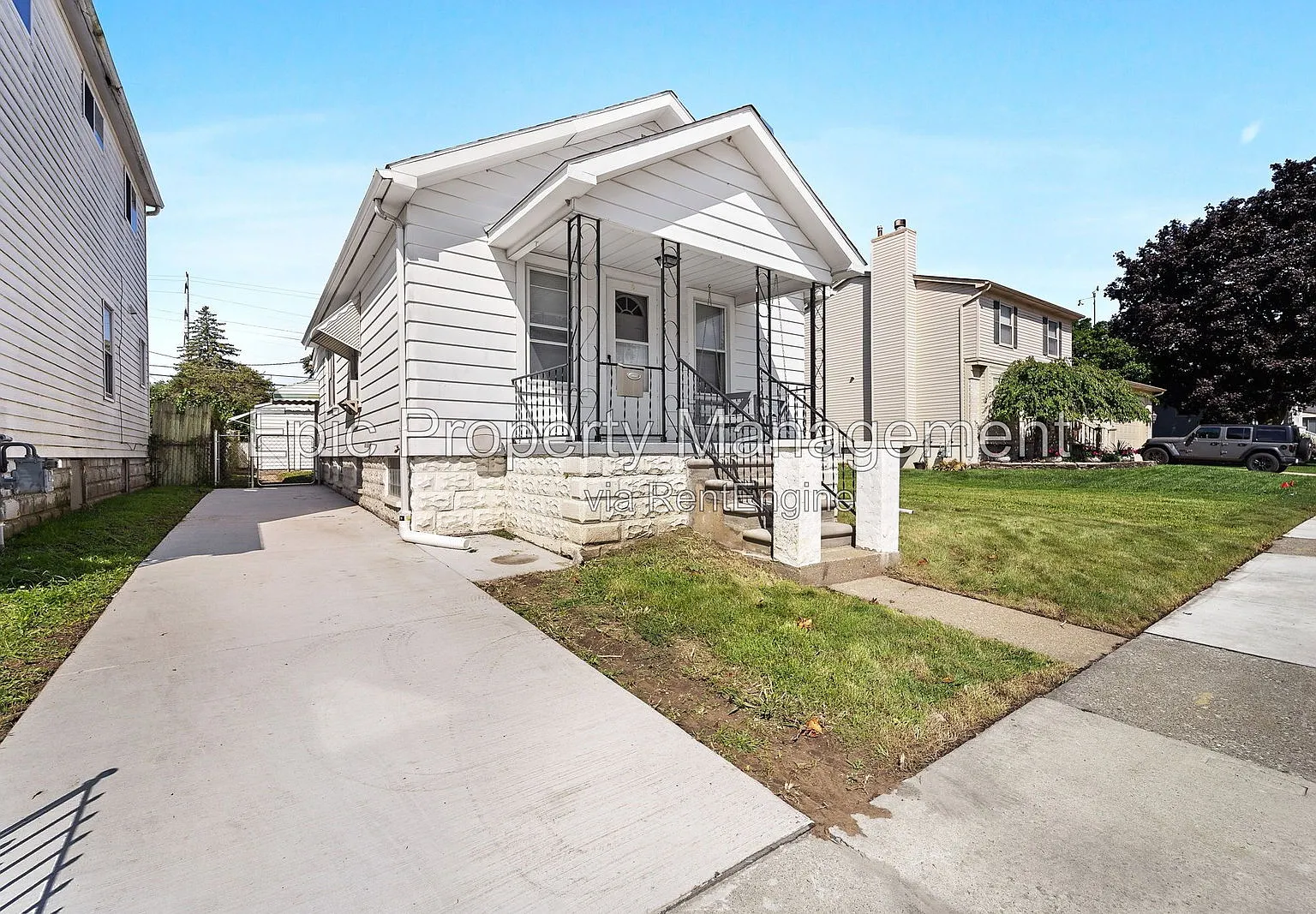 2 bed, 1.0 bath, $1,645 — Photo 2