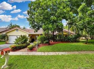 10190 SW 4th St, Plantation, FL 33324