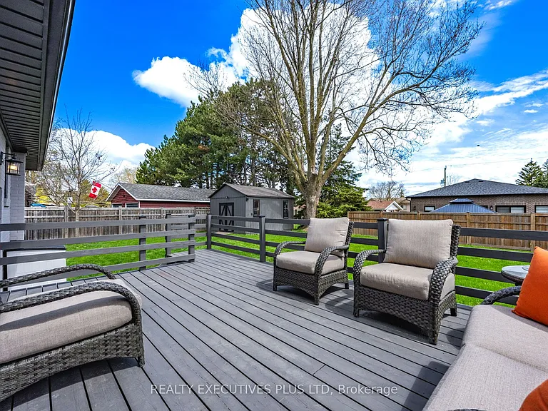 9 Hazelbury Dr — Photo 26