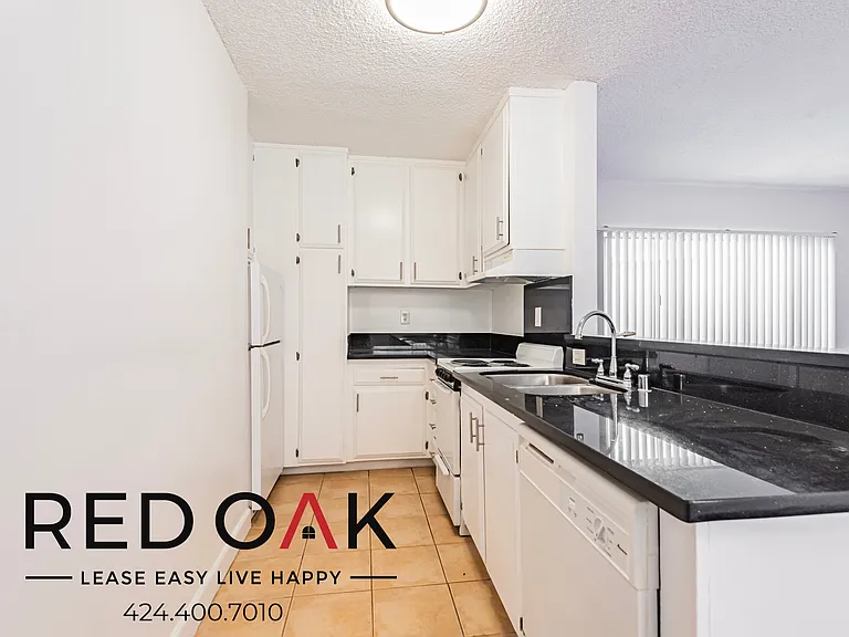 1545 N Bronson Ave #221 — Photo 3