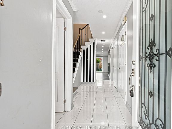 4th image of 60 Pickard Ln