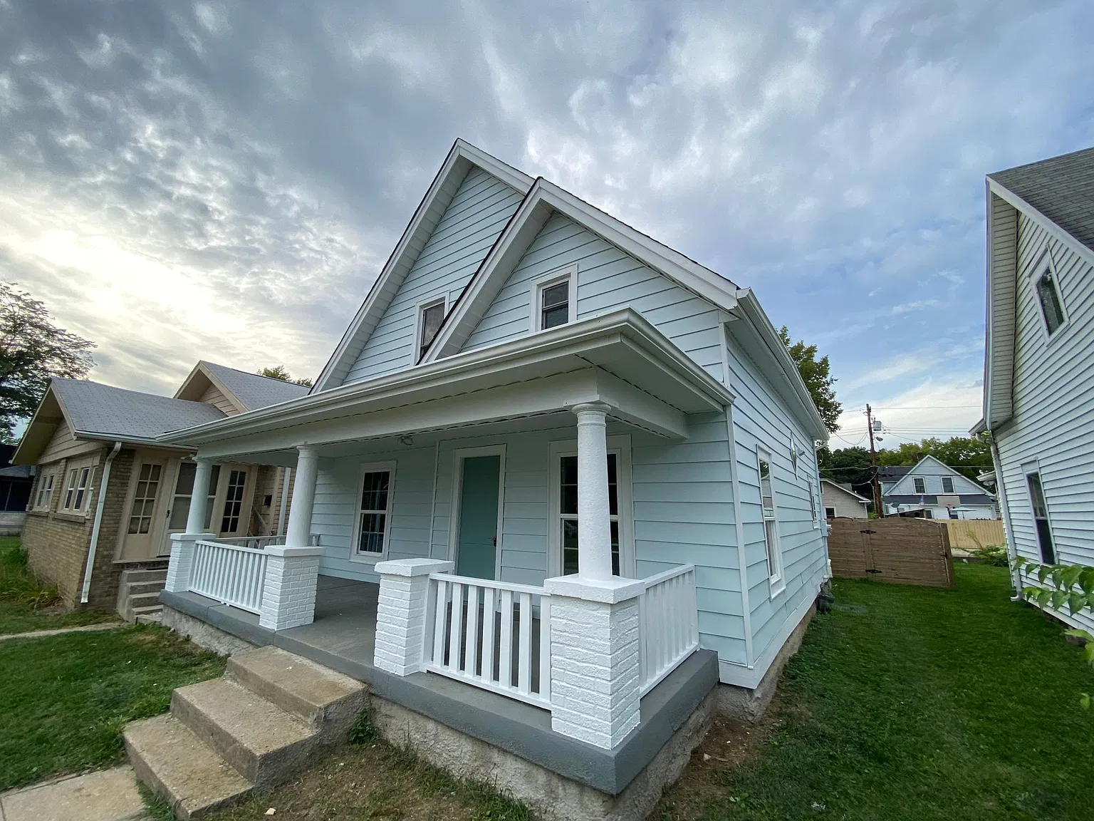 3 bed, 2.5 bath, 1708 sqft, $1,900 — Photo 3