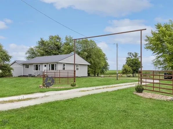 3750 Walker Rd, Walker, IA 52352