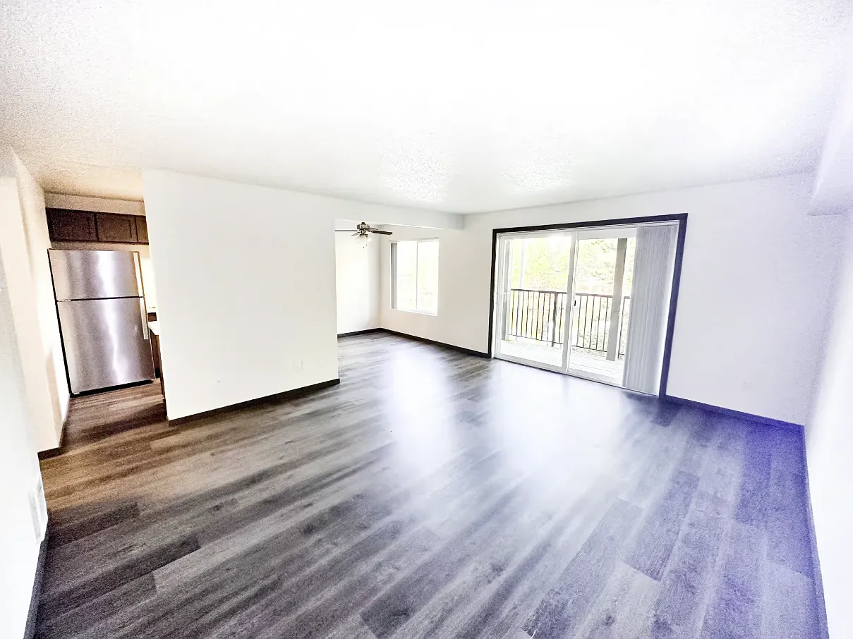 Shoreside Village Apartments — Photo 2