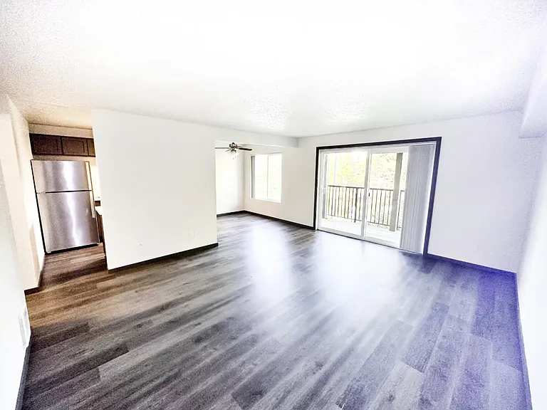 Shoreside Village Apartments — Photo 2