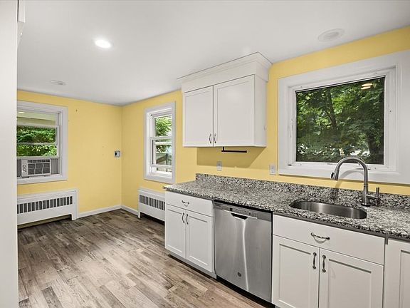 5th image of 21 Miller Rd