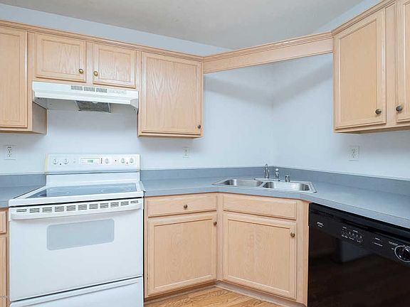 4th image of 7016 Shutesbury Cir