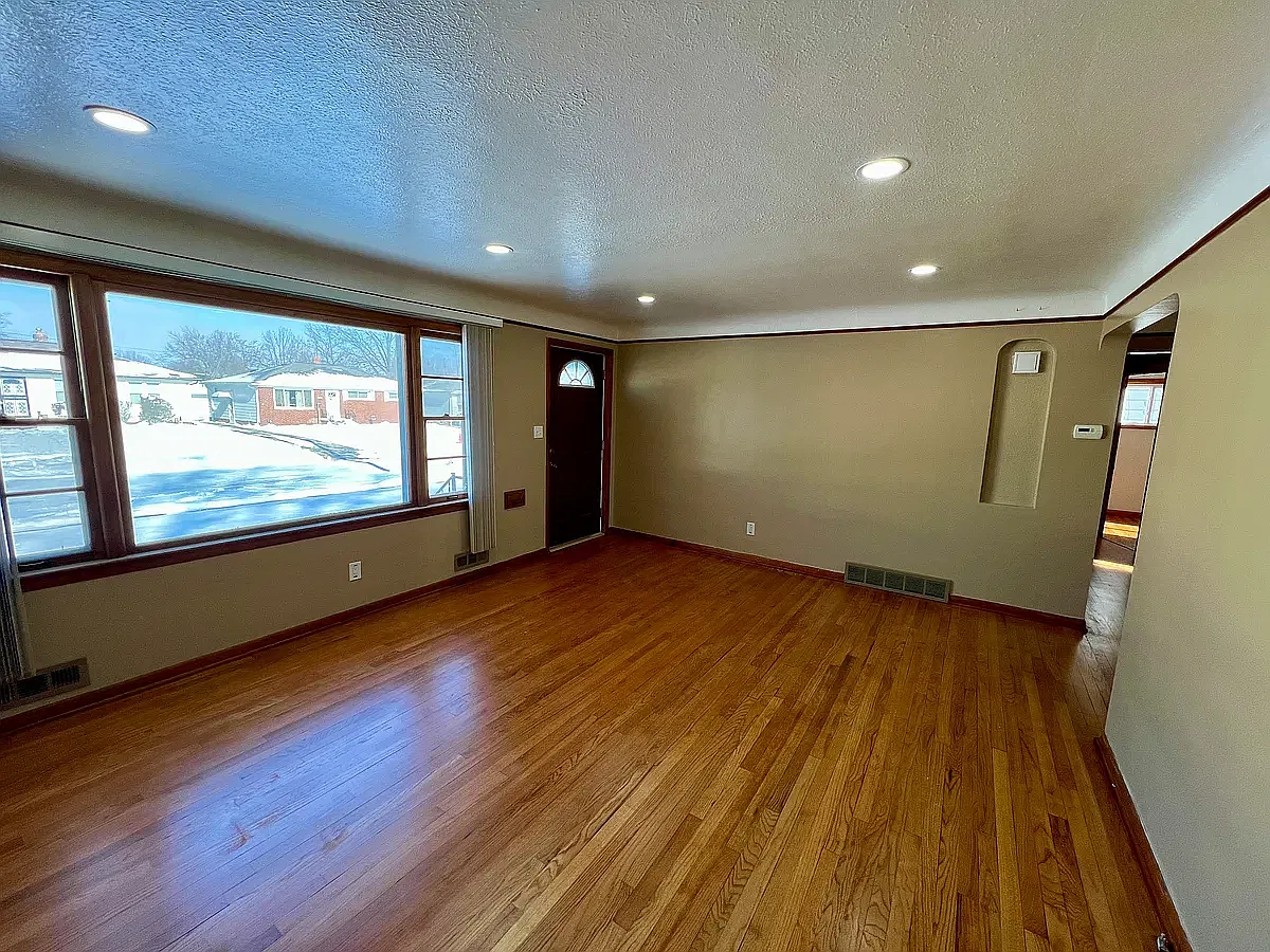 3 bed, 1088 sqft, $1,800 — Photo 4