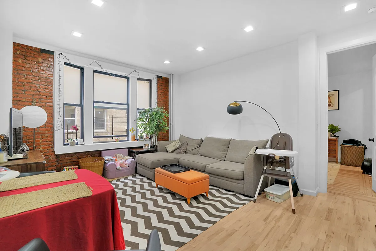 Building Photo - 309 W 99th St #3D