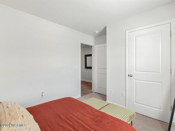 3rd image of 5950 Goldeneye Dr
