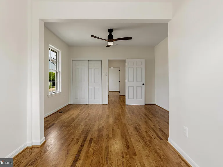 1801 S Glebe Rd — Photo 18