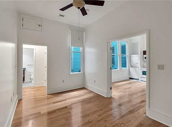 5th image of 237 Dauphine St Unit 2