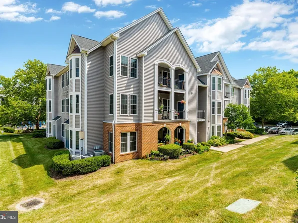 46628 Drysdale Ter Unit 303, Sterling, VA 20165