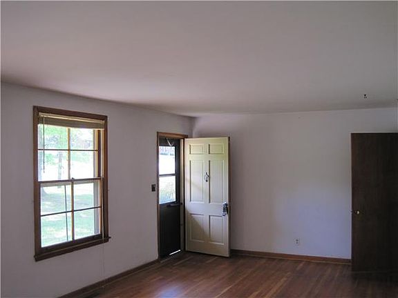 5th image of 3012 Stafford Dr