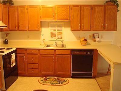 2nd image of 48 Roundhouse Road #48