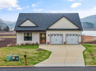 217 Masters Ln, Bean Station, TN 37708