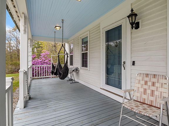 5th image of 15 Pickerel Pond Road