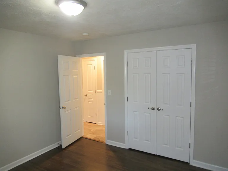 208 Crescent Ct — Photo 15
