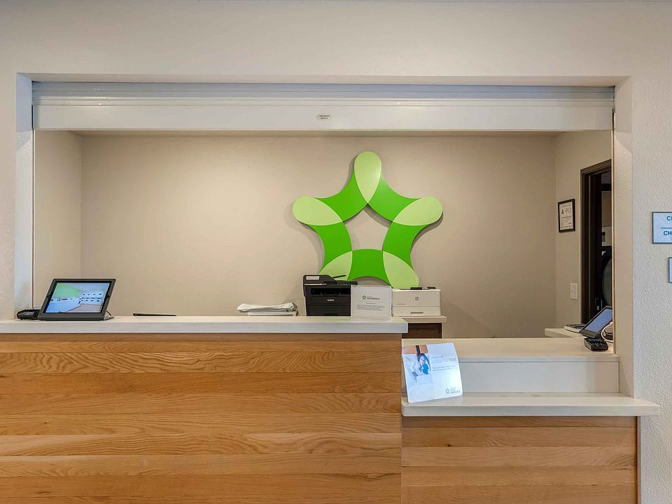 Lobby and Guest Check-in