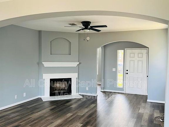 2nd image of 4718 Dorchester Heights Ln