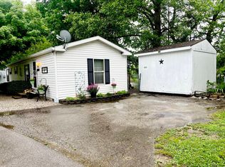 1056 Van Bibber Lake Est, Greencastle, IN 46135