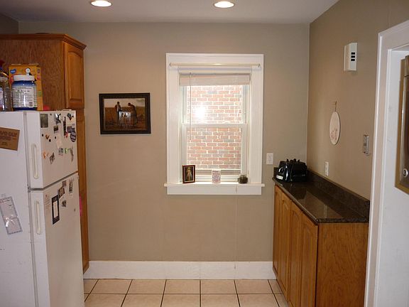 2nd image of 5418 Leavenworth St