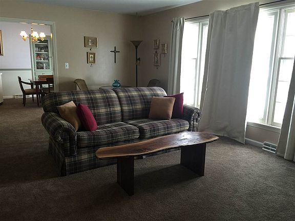 4th image of 10 Orchard Pl
