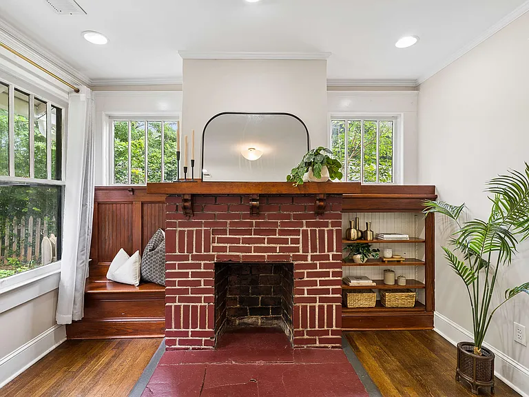 15 Branham St NE — Photo 7