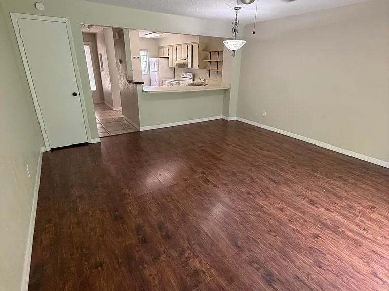 175 Yorktowne Dr #21 — Photo 6