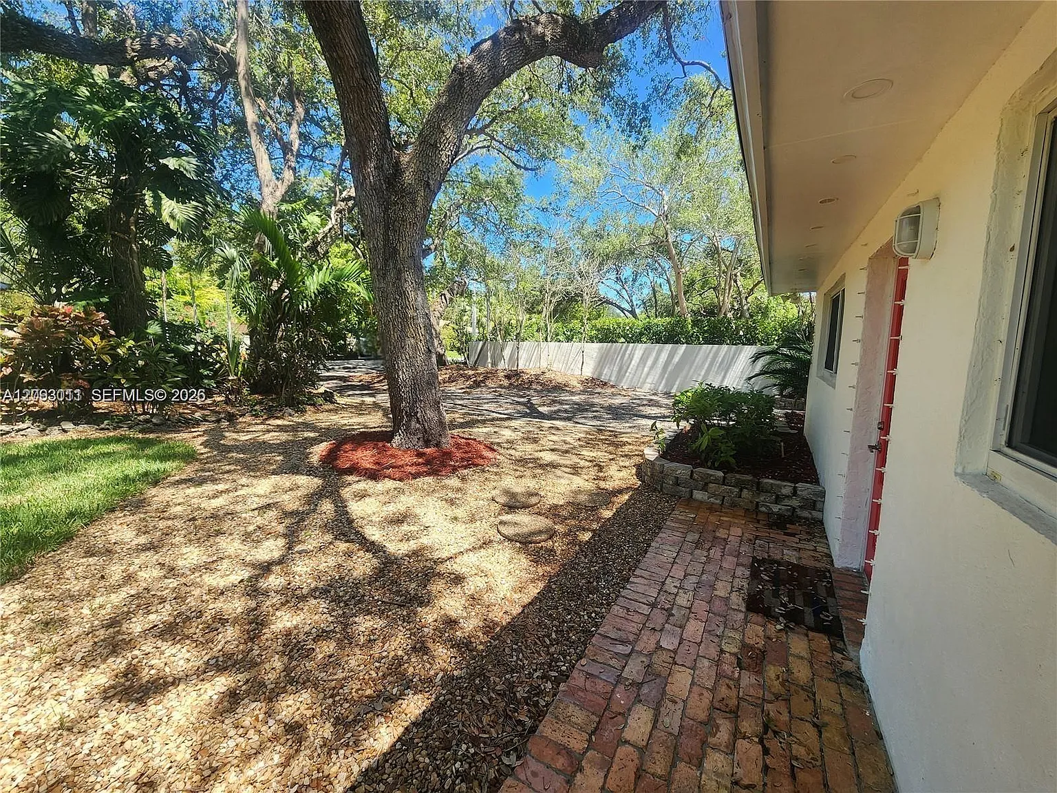 16575 Old Cutler Rd — Photo 4