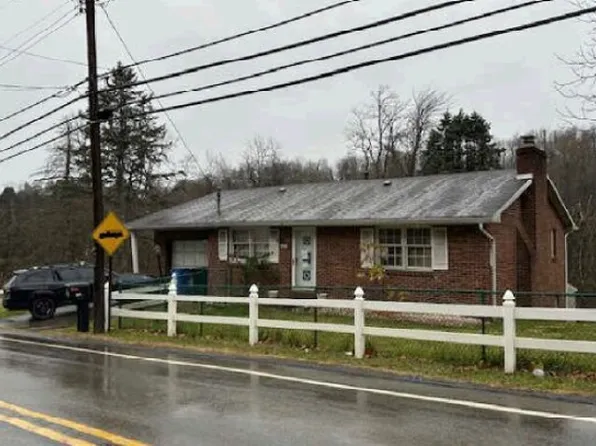 960 Main St, North Huntingdon, PA 15642