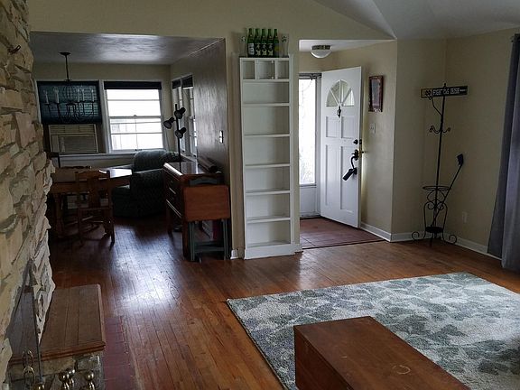 5th image of 1707 Oak Park Dr