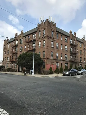 Rented by Michael Apfelbaum, LREB | media 2