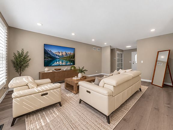 4th image of 620 Cobblestone Ln