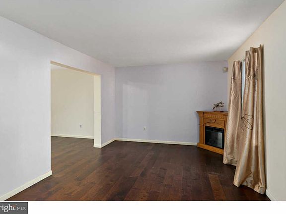 5th image of 6 Fawn Ln