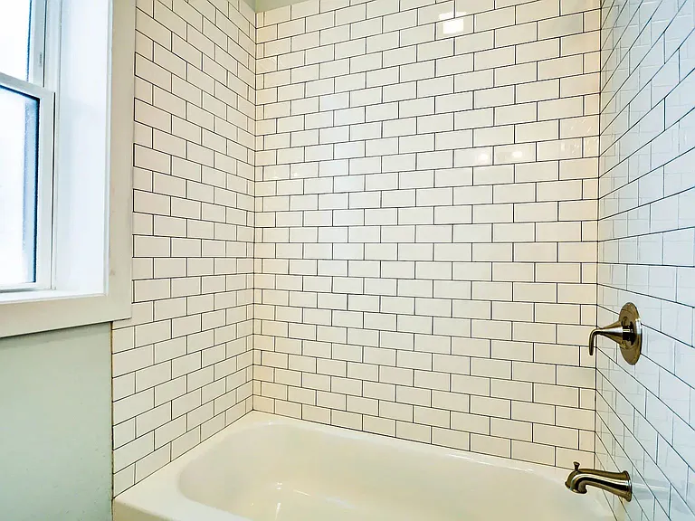 1724 W 21st St #1F — Photo 5