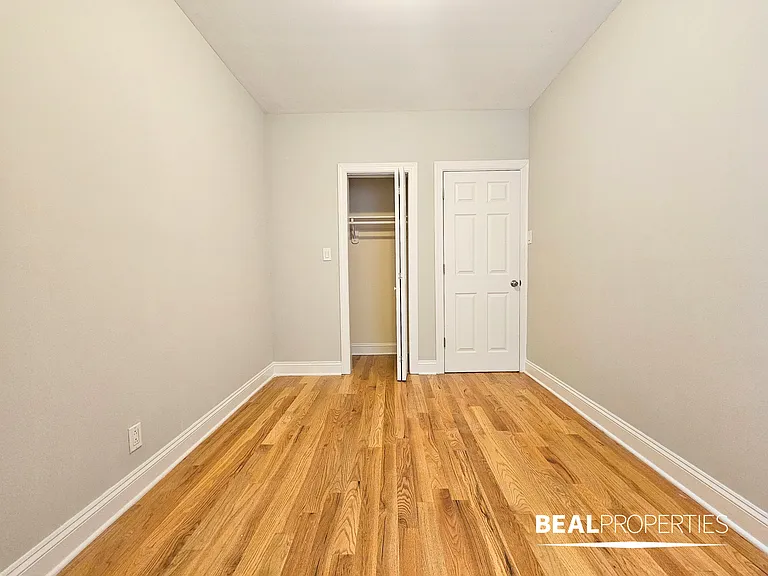 511 West Melrose — Photo 4
