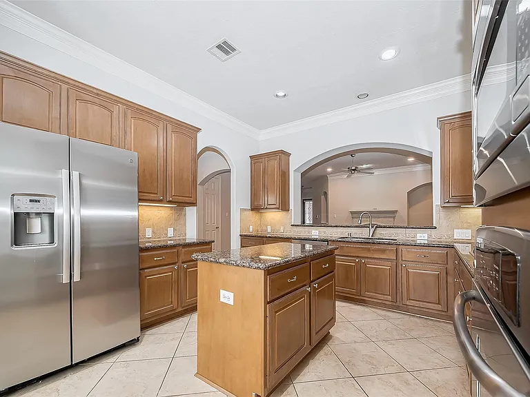 1522 Olive Park — Photo 11