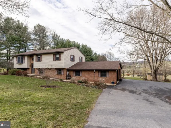 156 Horse Happy Rd, Newmanstown, PA 17073