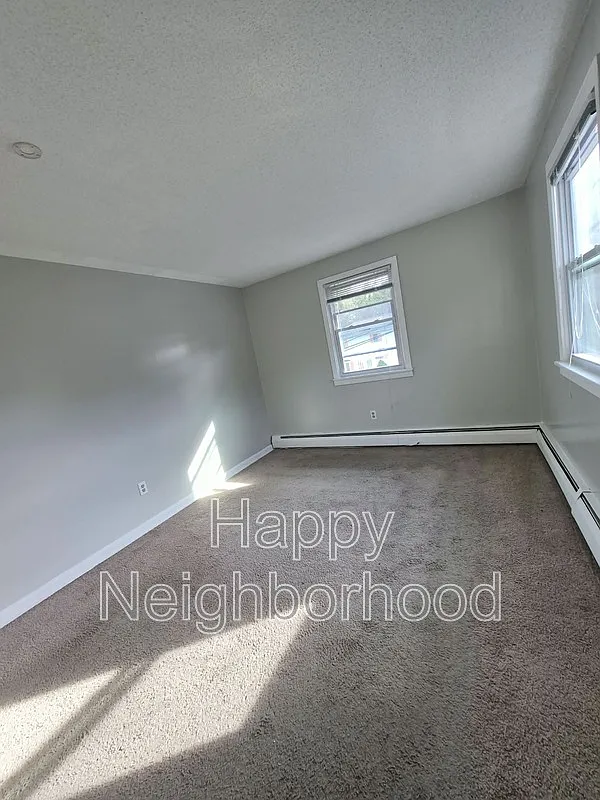 2 bed, 1.0 bath, $1,600 — Photo 2