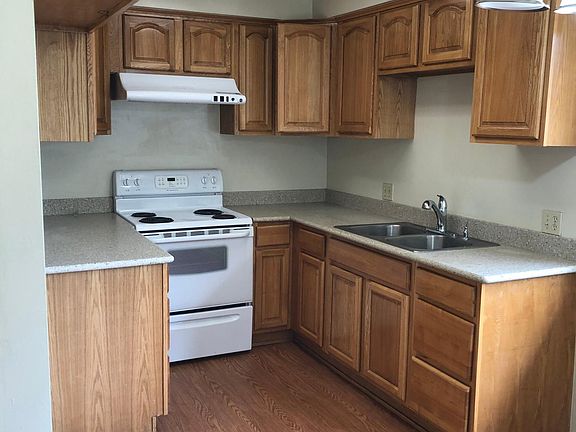 3rd image of 415 N Curtis Ave #C