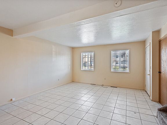 5th image of 924 Laurelwood Dr