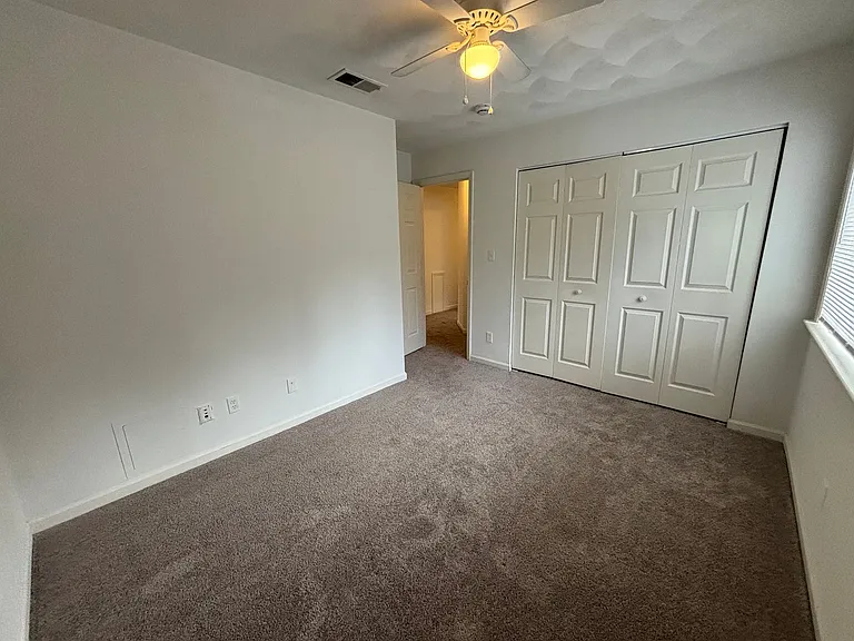 401G Berryfield Ln — Photo 11