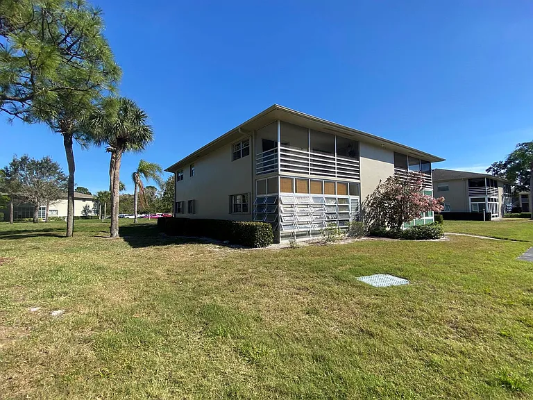 26 Lake Vista Trl #201 — Photo 2