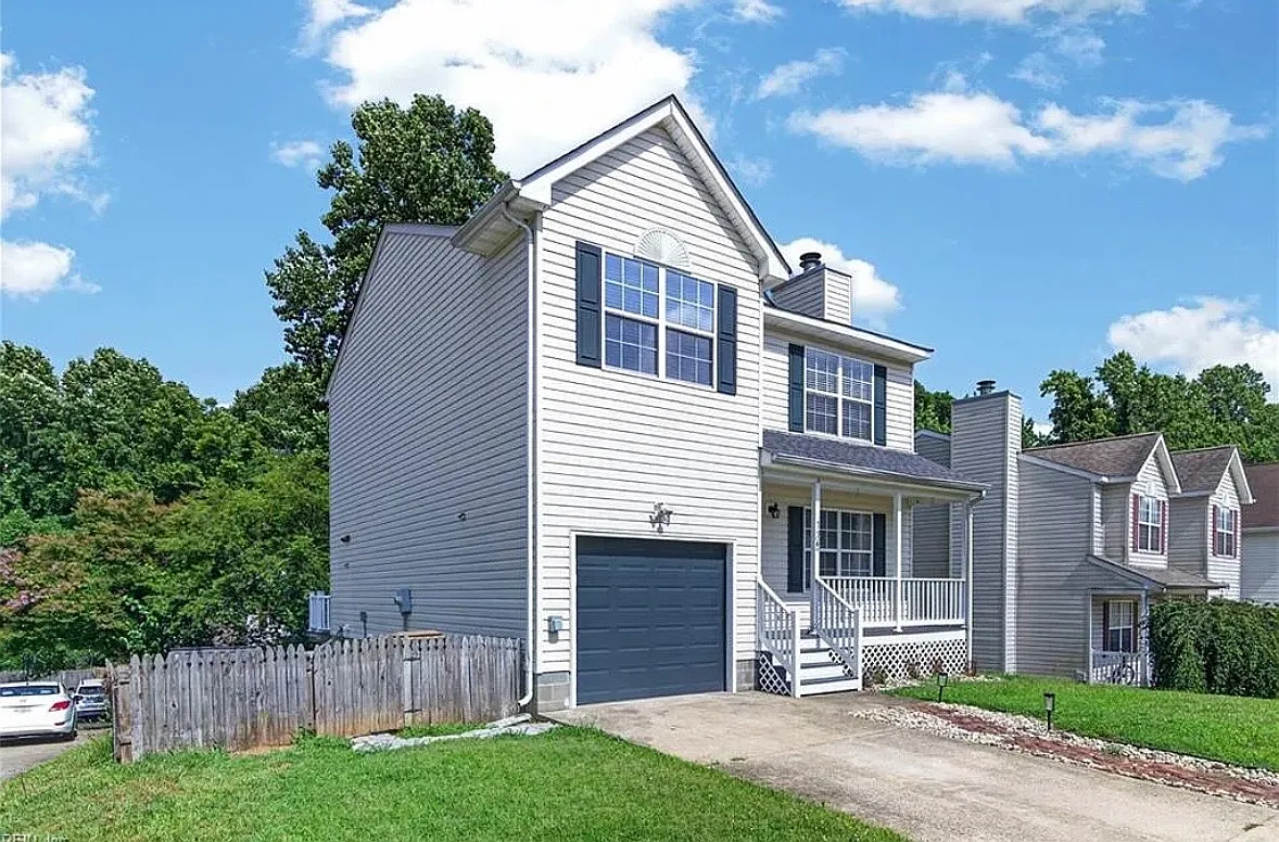 3 bed, 2.5 bath, 1476 sqft, $2,500 — Photo 2