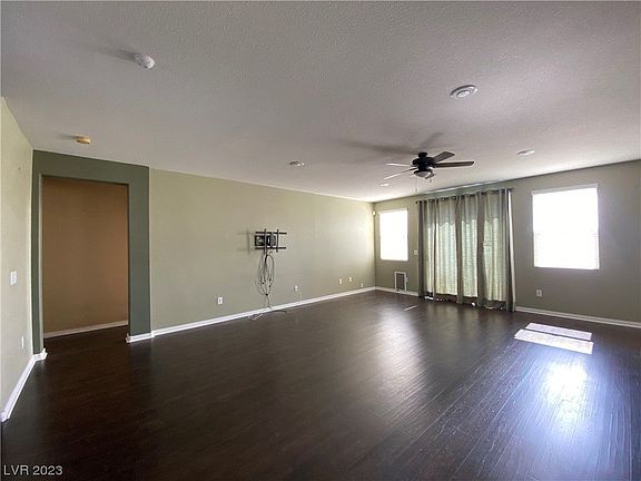 4th image of 4844 Crystal Field St