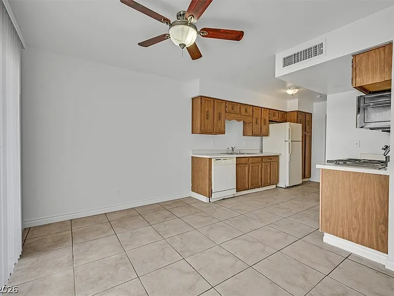4474 Buena Vista Dr — Photo 8