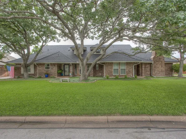 5111 Ledgestone Dr, Fort Worth, TX 76132