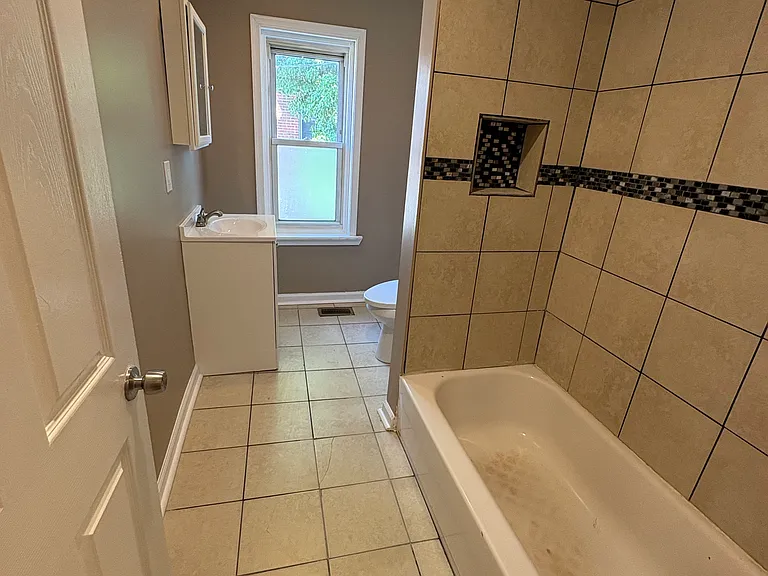 2234 Lamotte St — Photo 11